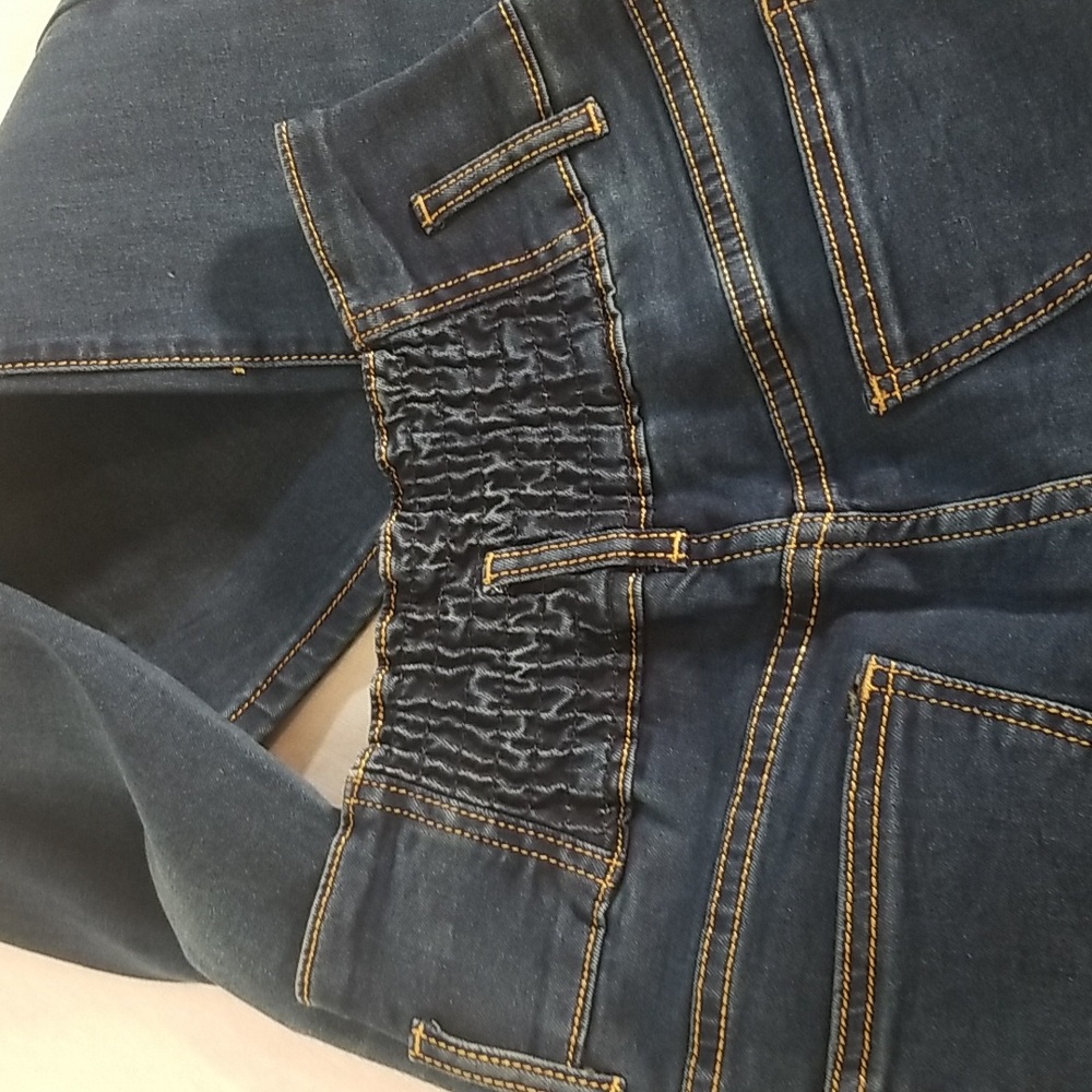 Demon & Hunter Jean's - Picture 2 of 8